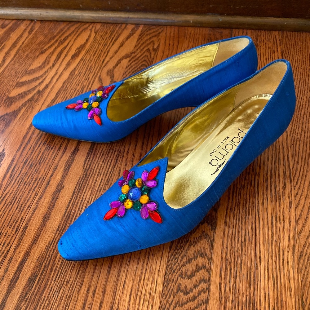 Retro silk jeweled pumps